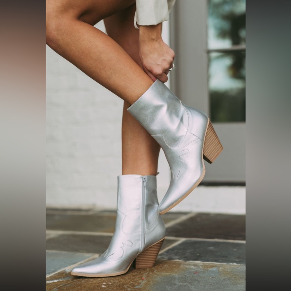 CUTEST silver ankle cowboy booties!